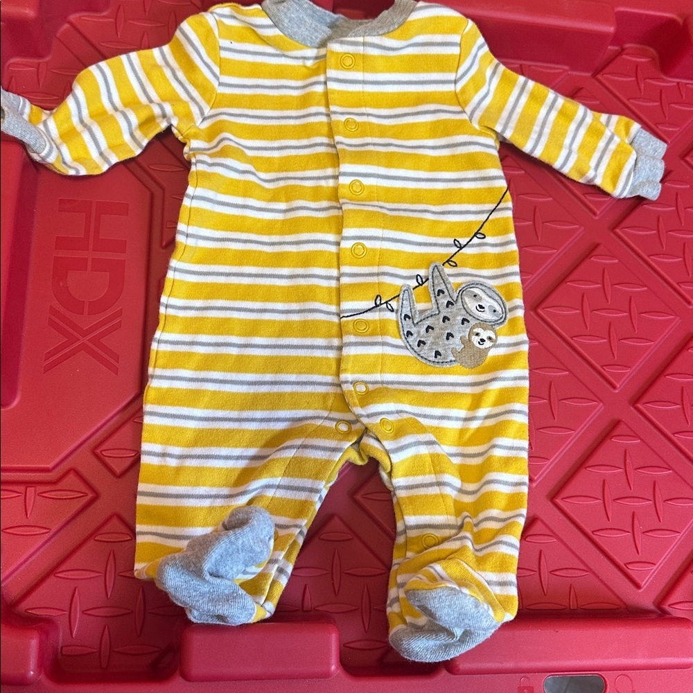 Carter Footies size 0-3 months